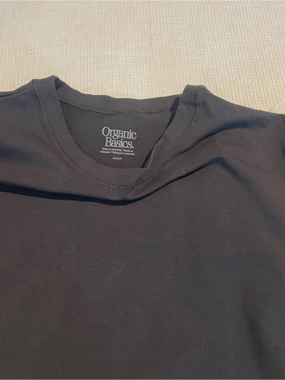 Organic Basics Flex Tee 2-Pack Black & Off White Organic Cotton Stretch T-Shirts - Picture 6 of 8